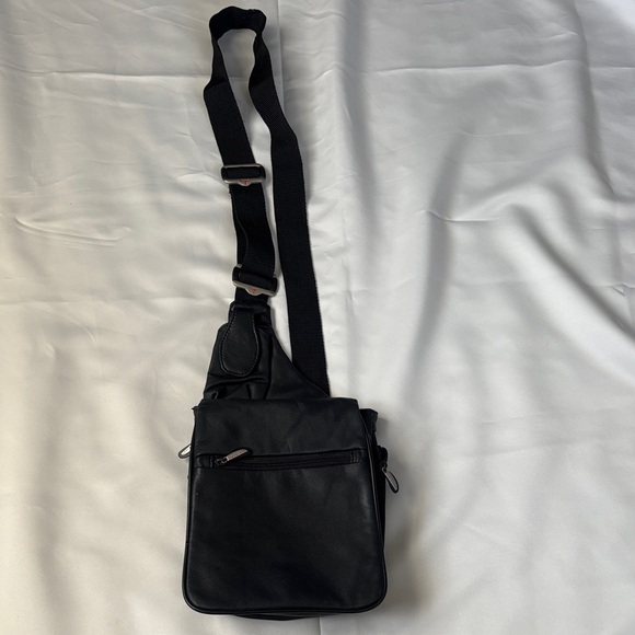 Travelon Luggage Anti-Theft Bag Tan 3 Zippered Compartments - Picture 5 of 8